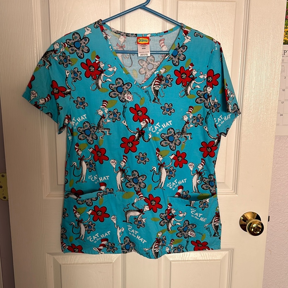 Dr Seuss small scrub top. Very fun and darling. Wonderful for pediatrics.
